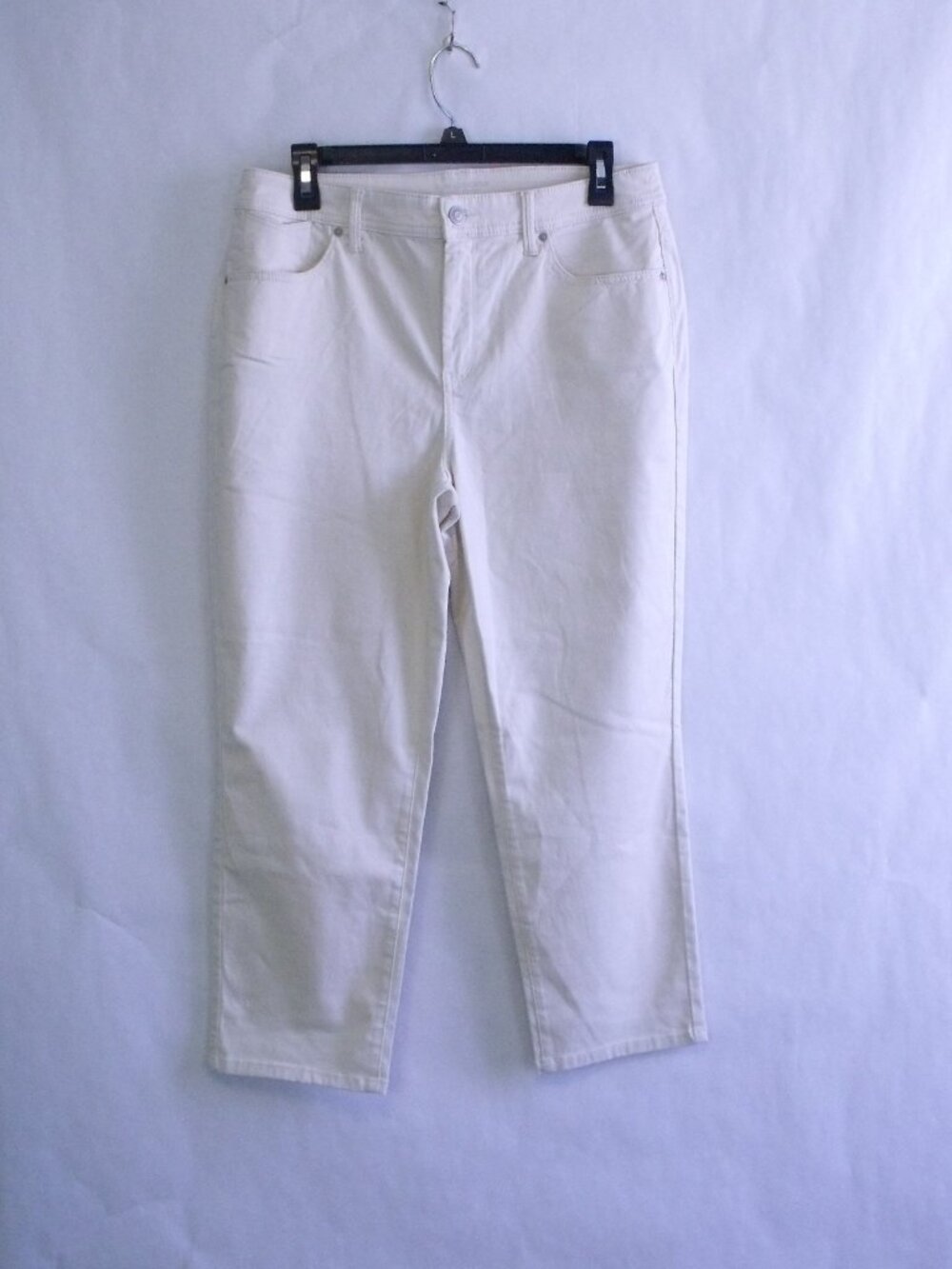 Chico's Ivory Slim Leg Crop Pants